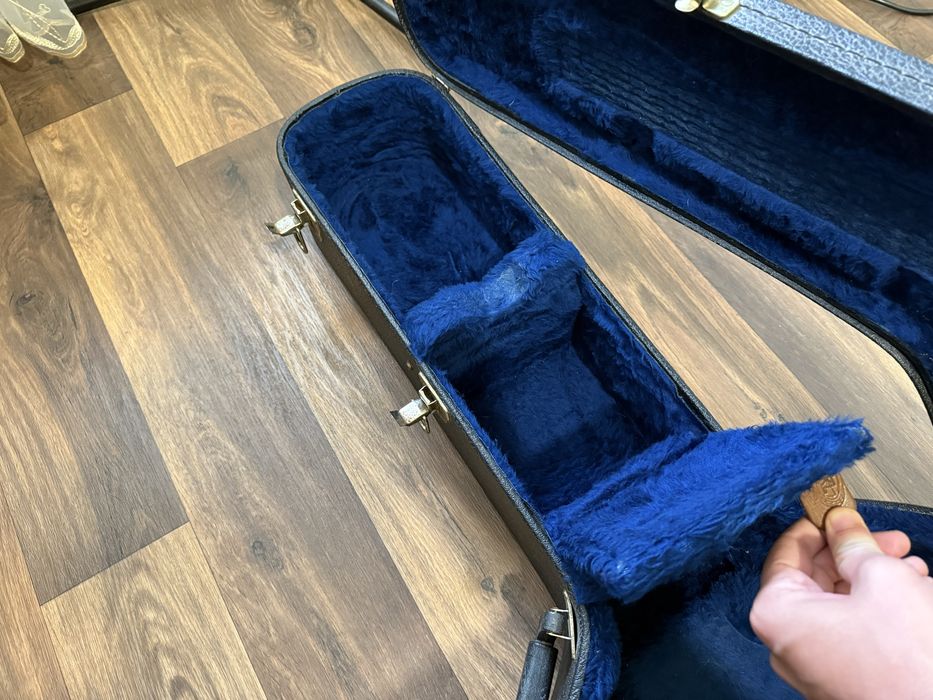 Терміново на продаж! Вінтажний кейс Gibson