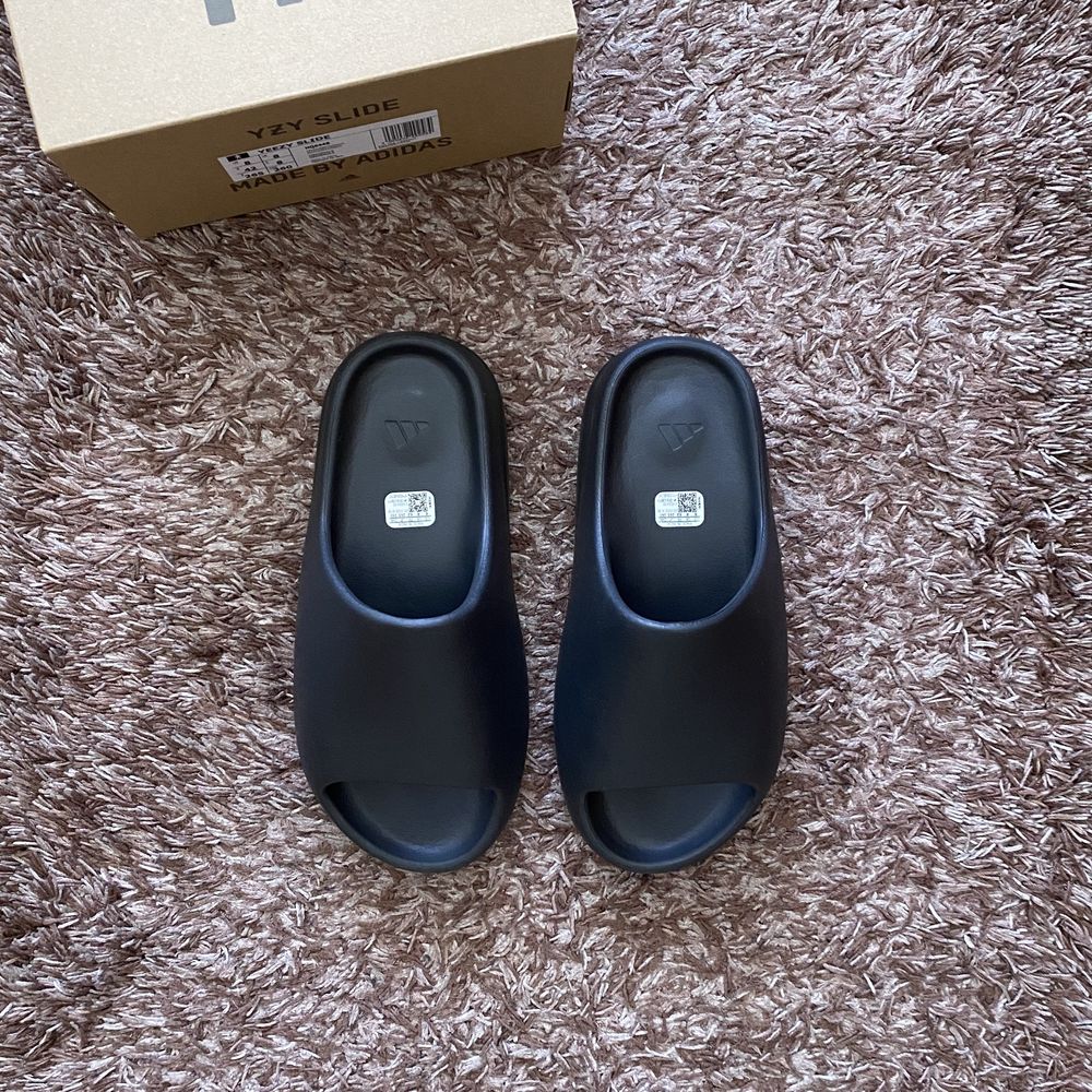 Yeezy Slide “Onyx” - N° 42