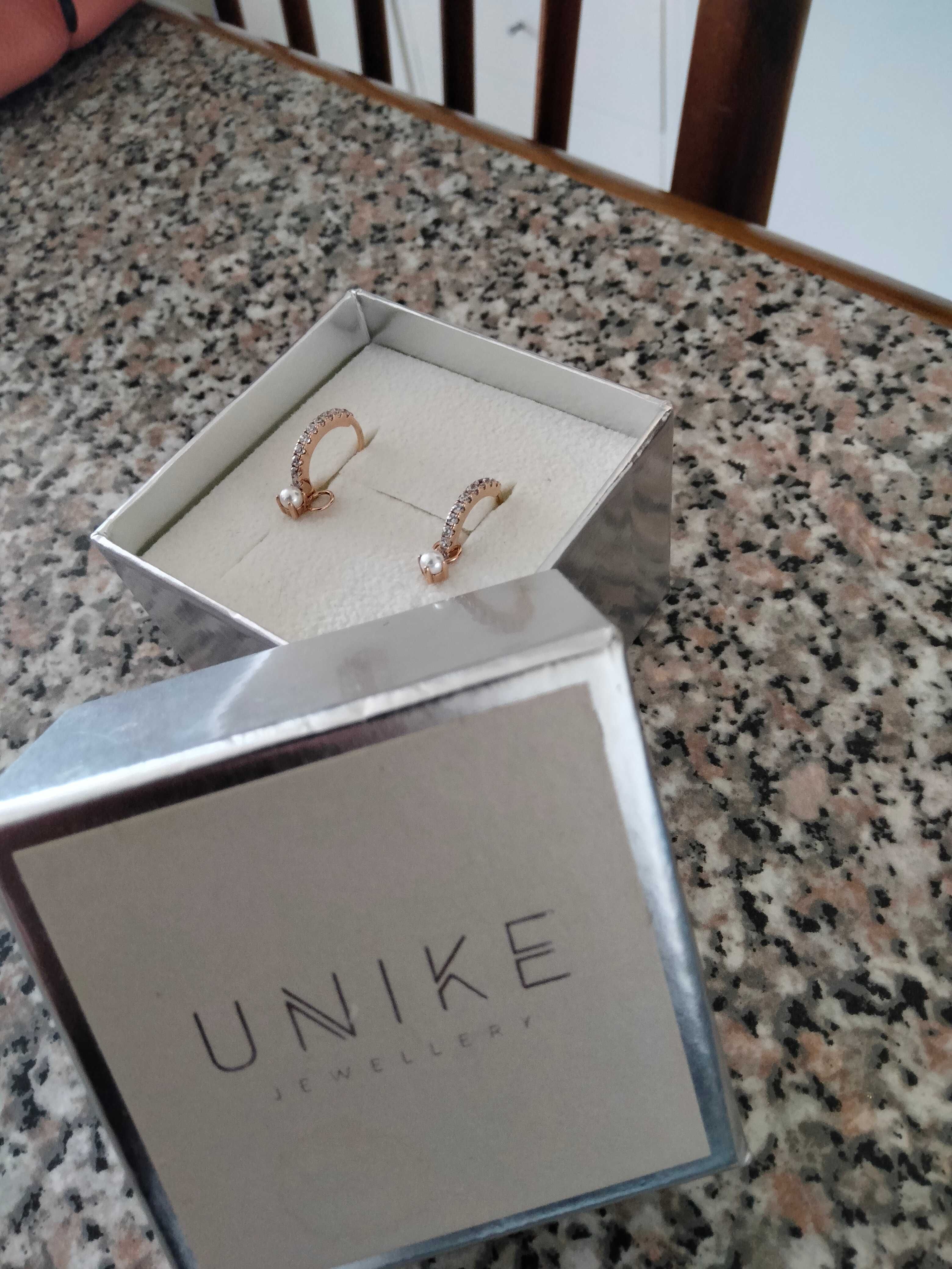 Argolas unike com pérolas