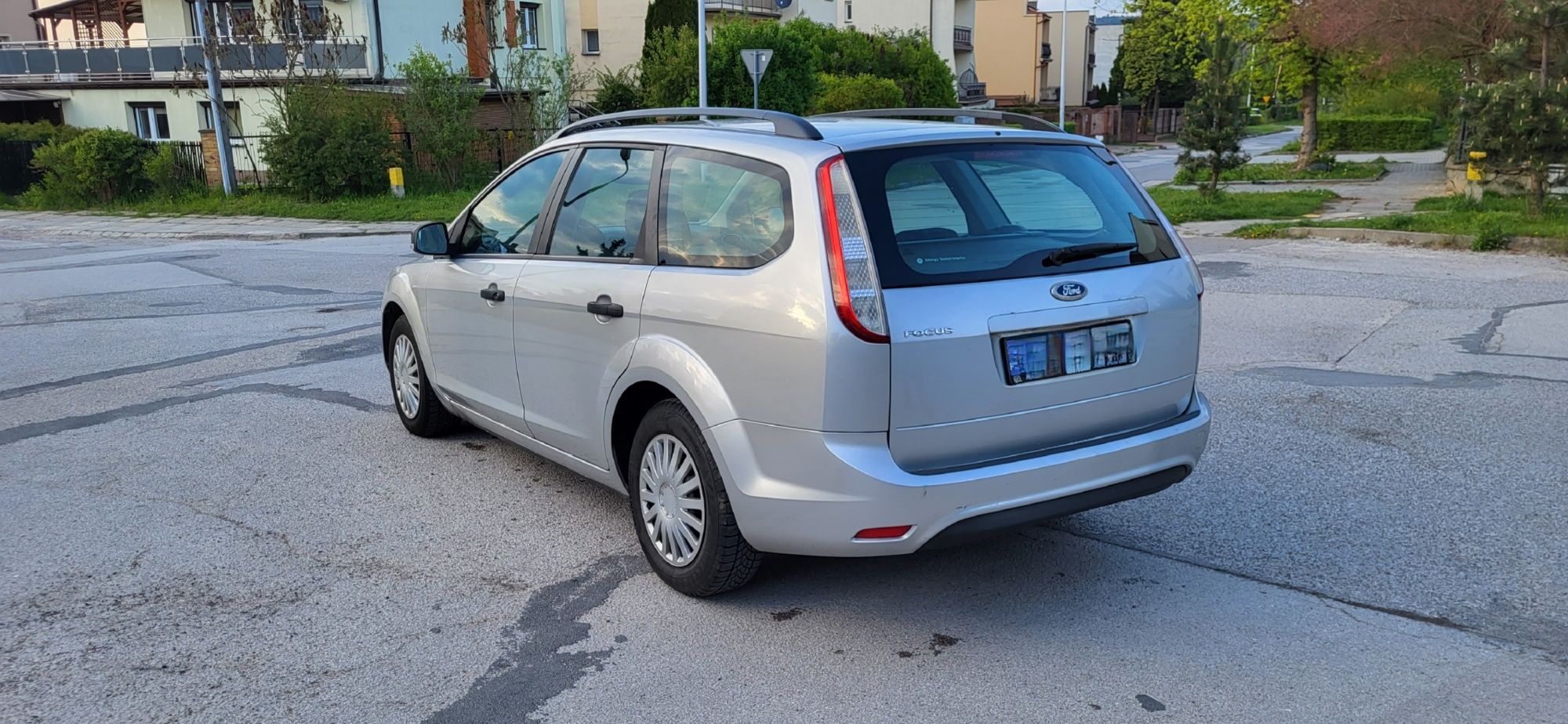 Ford Focus 1.6 benz Polski Salon