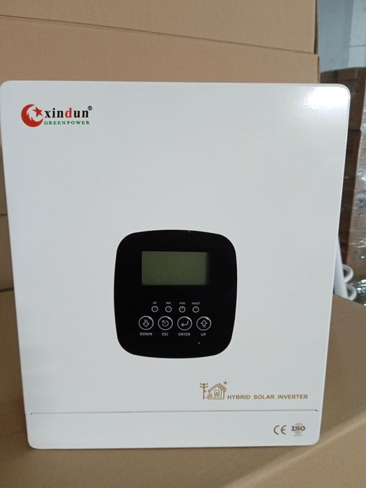 Інвертори гібридні та батереї.