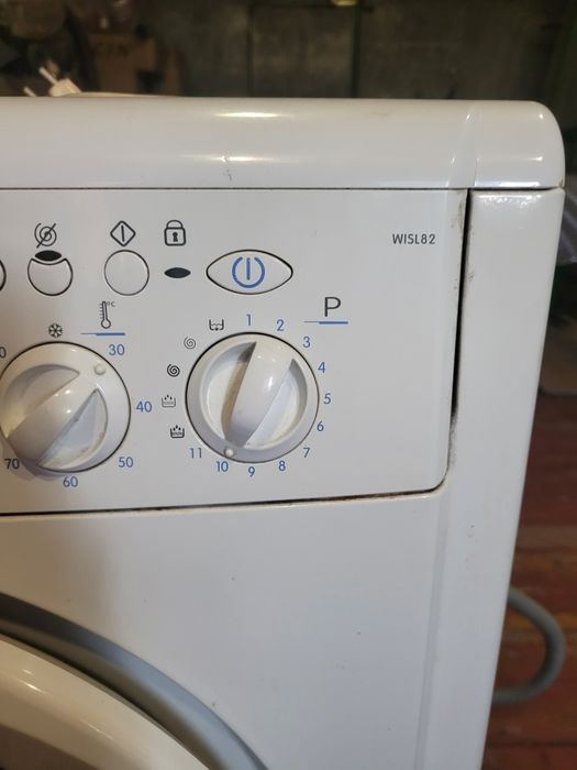 Машинка автоматБ/у ,Індезіт wisl82