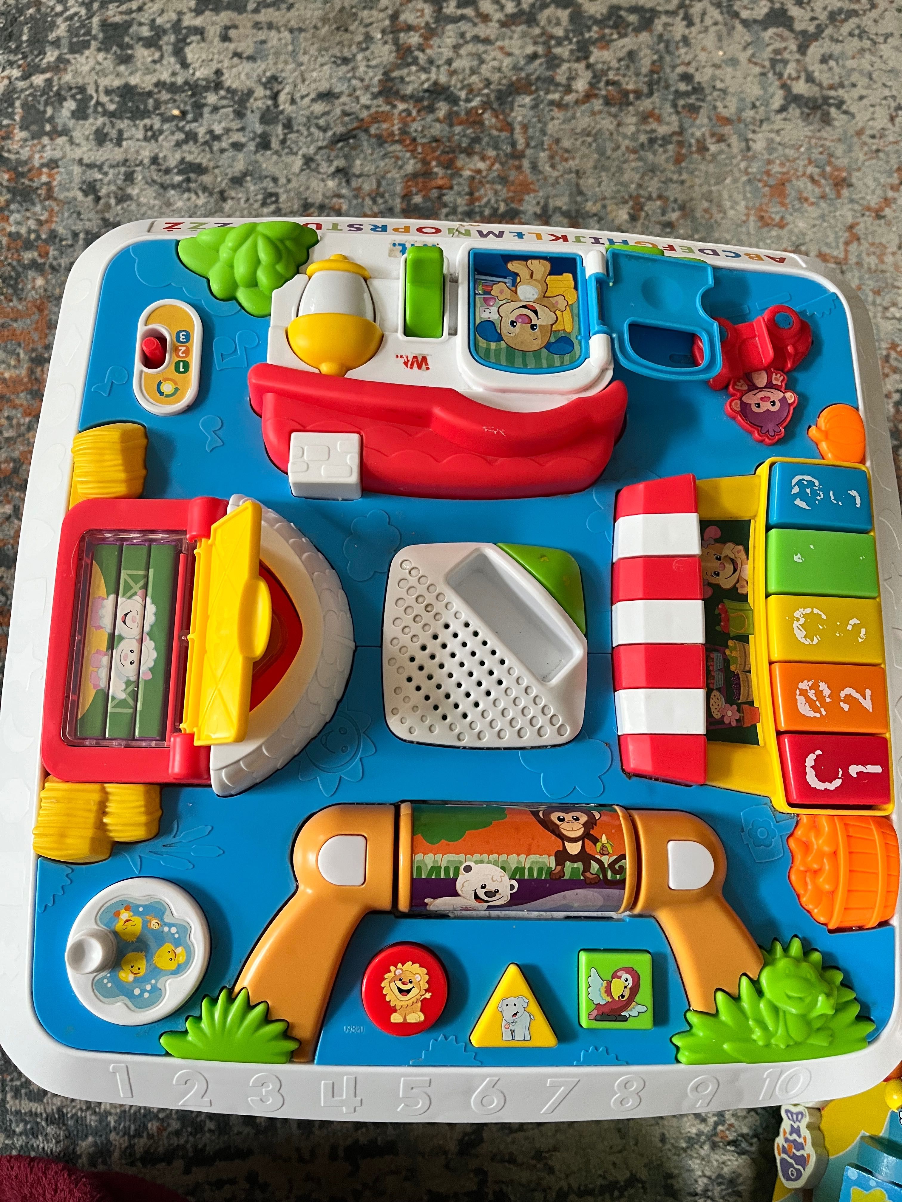 Stolik edukacyjny Fisher Price