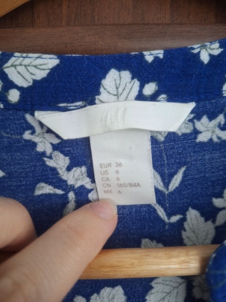 Sukienka niebieska w kwiaty r. 36, 100% wiskoza