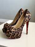 Christian Louboutin туфлі на підборах