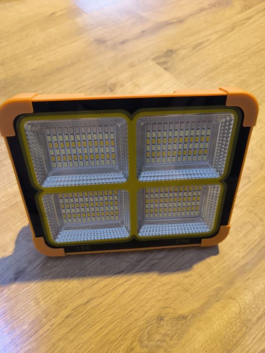 Przenośna lampa LED, halogen solar