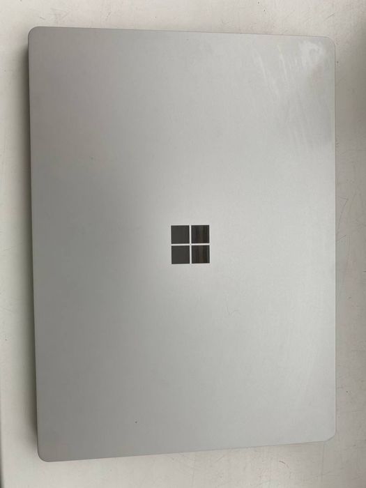 Продам microsoft surface  1769