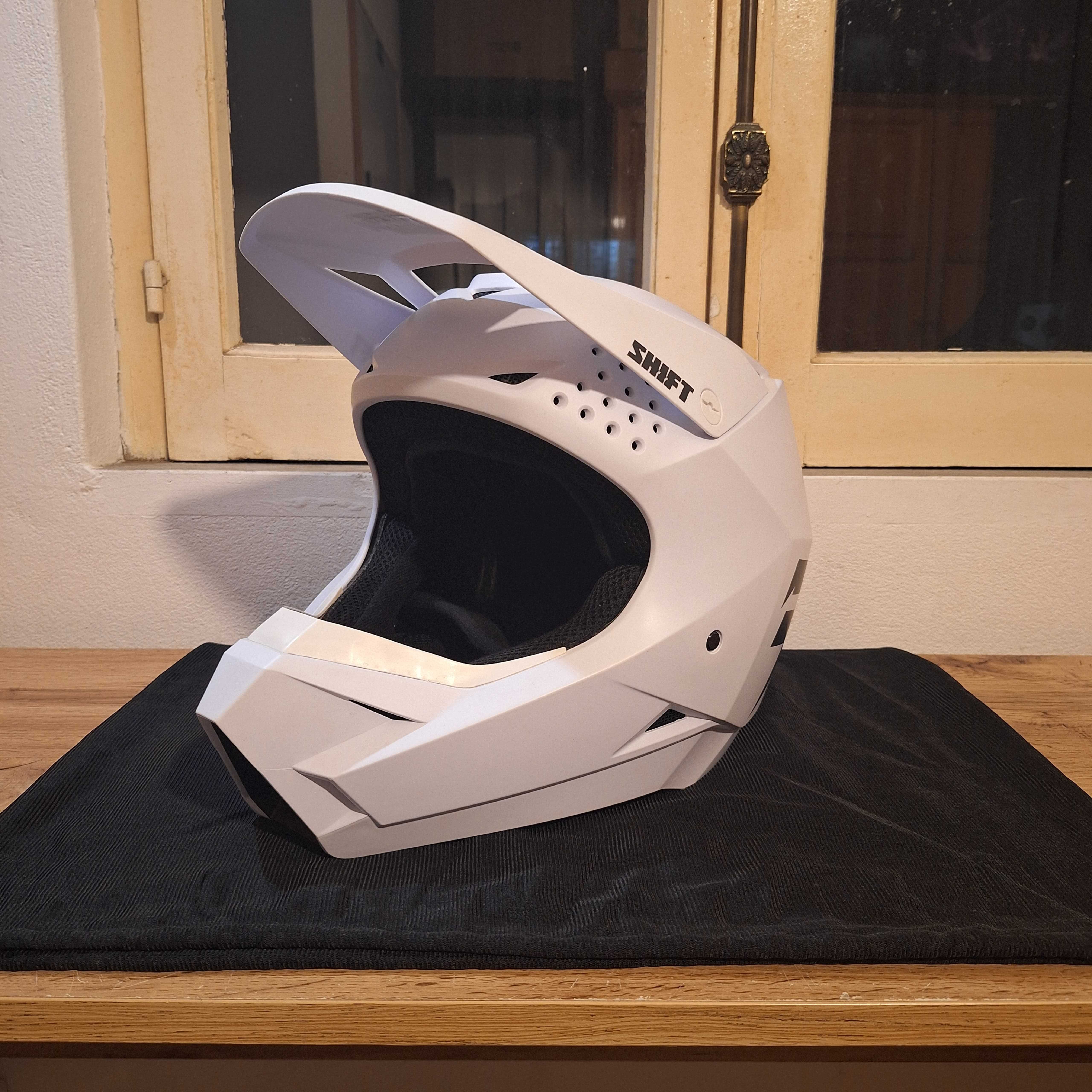 Capacete Shift Whit3 Label Solid (Tamanho M)