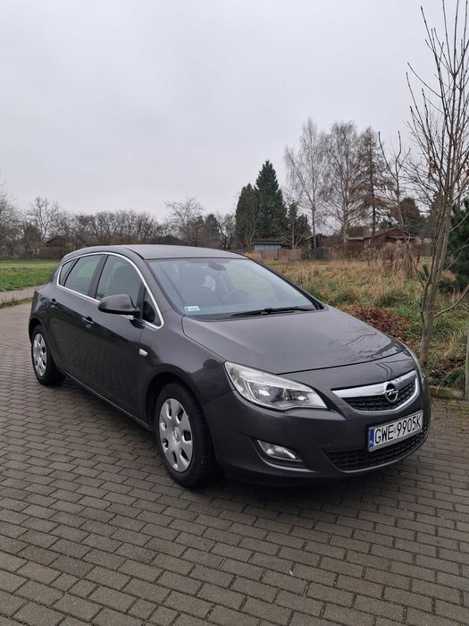 Samochód Opel Astra J