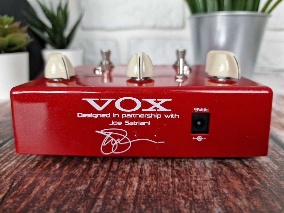 Vox Satchurator - Distortion, sygnatura Joe Satrianiego!