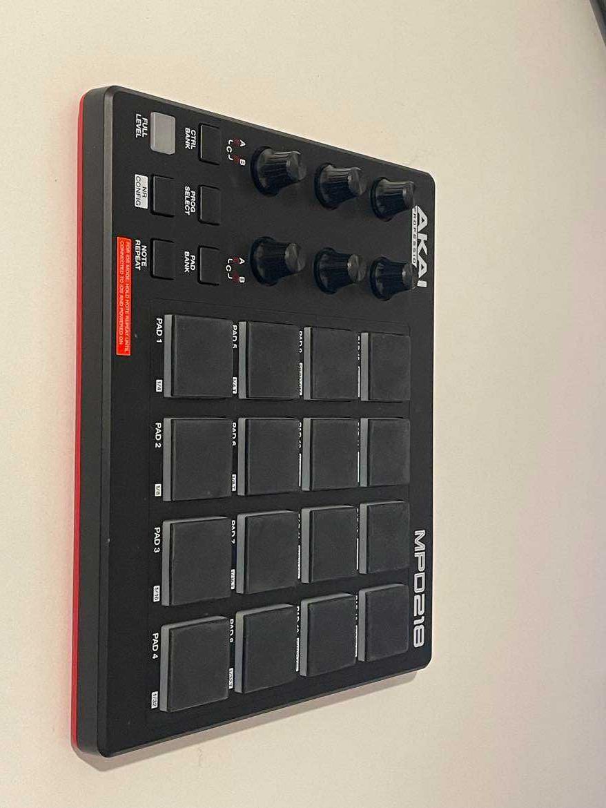 Akai Professional MPD218 Pad