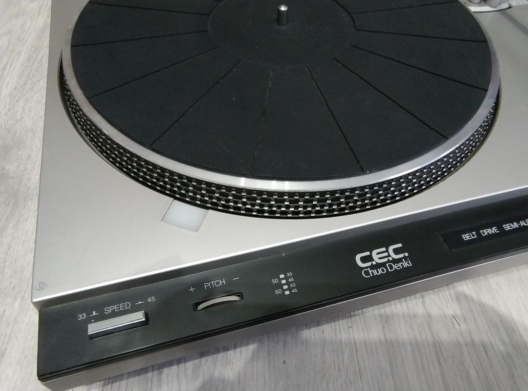 Gramofon c.e.c. chuo denki st 510