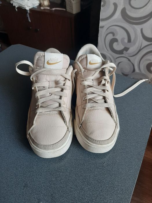 Кросовки Кеды Nike и Bench
Кеды Nike
Кеды женские Ni