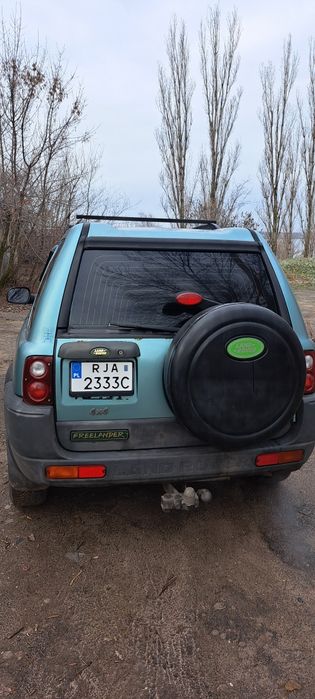 Автомобиль лендровер