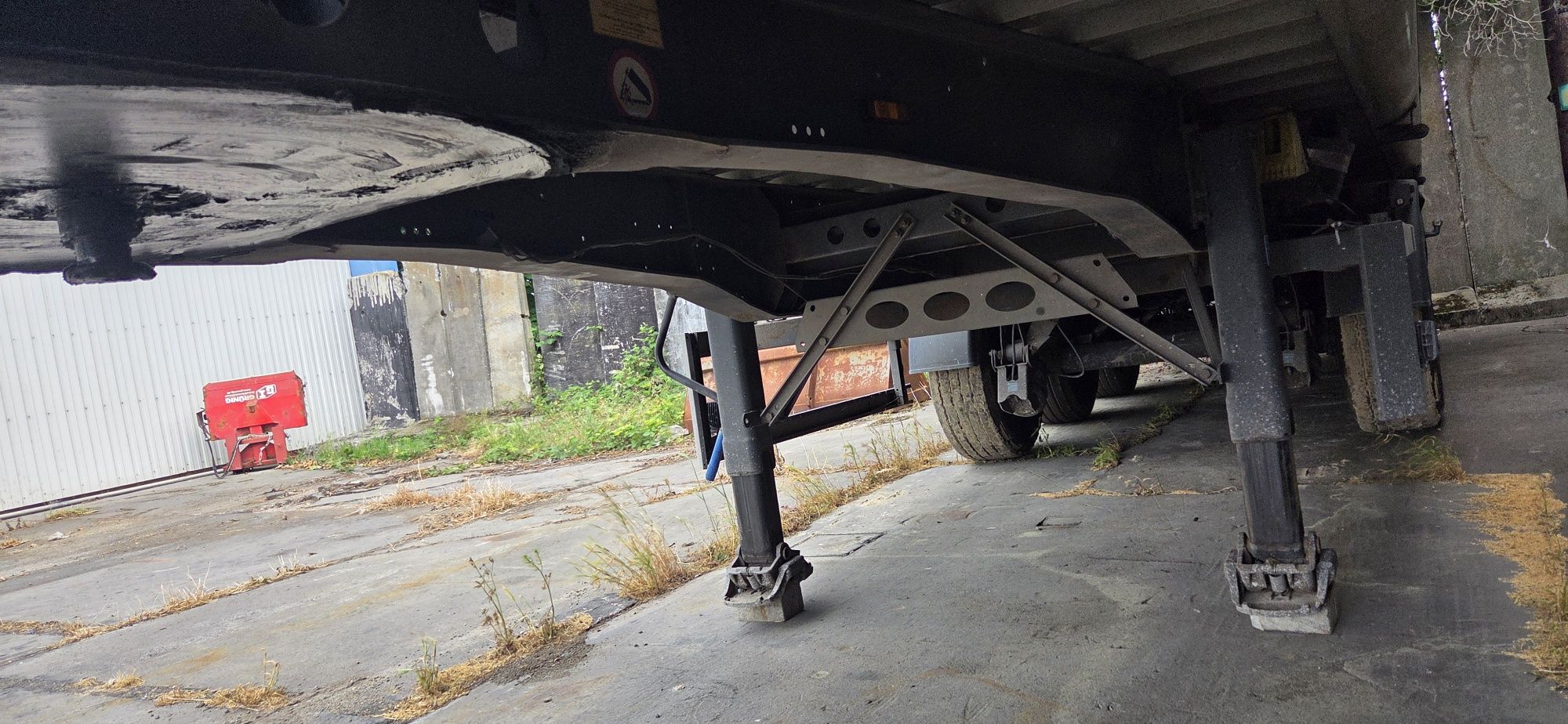 Naczepa wywrotka Schmitz Cargobull Ski 24