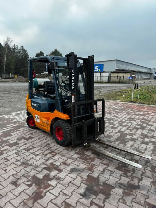 Toyota 02-7FGL15 – 2004 r. – Benzyna/LPG – Udźwig 1500 kg