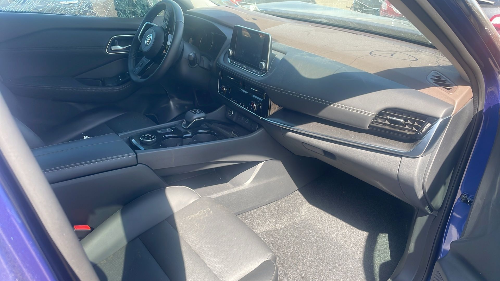 Разборка Nissan Rogue T33 RBY 2.5 мотор