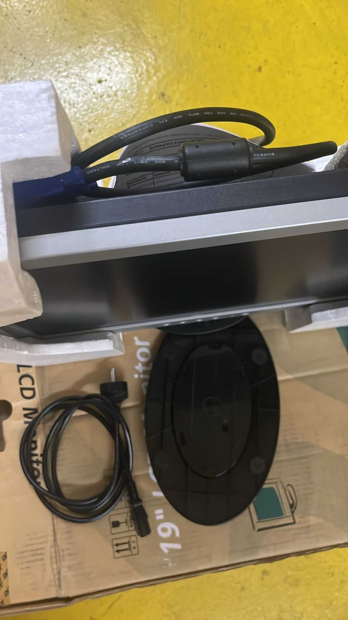 Monitor LCD  19" Acer