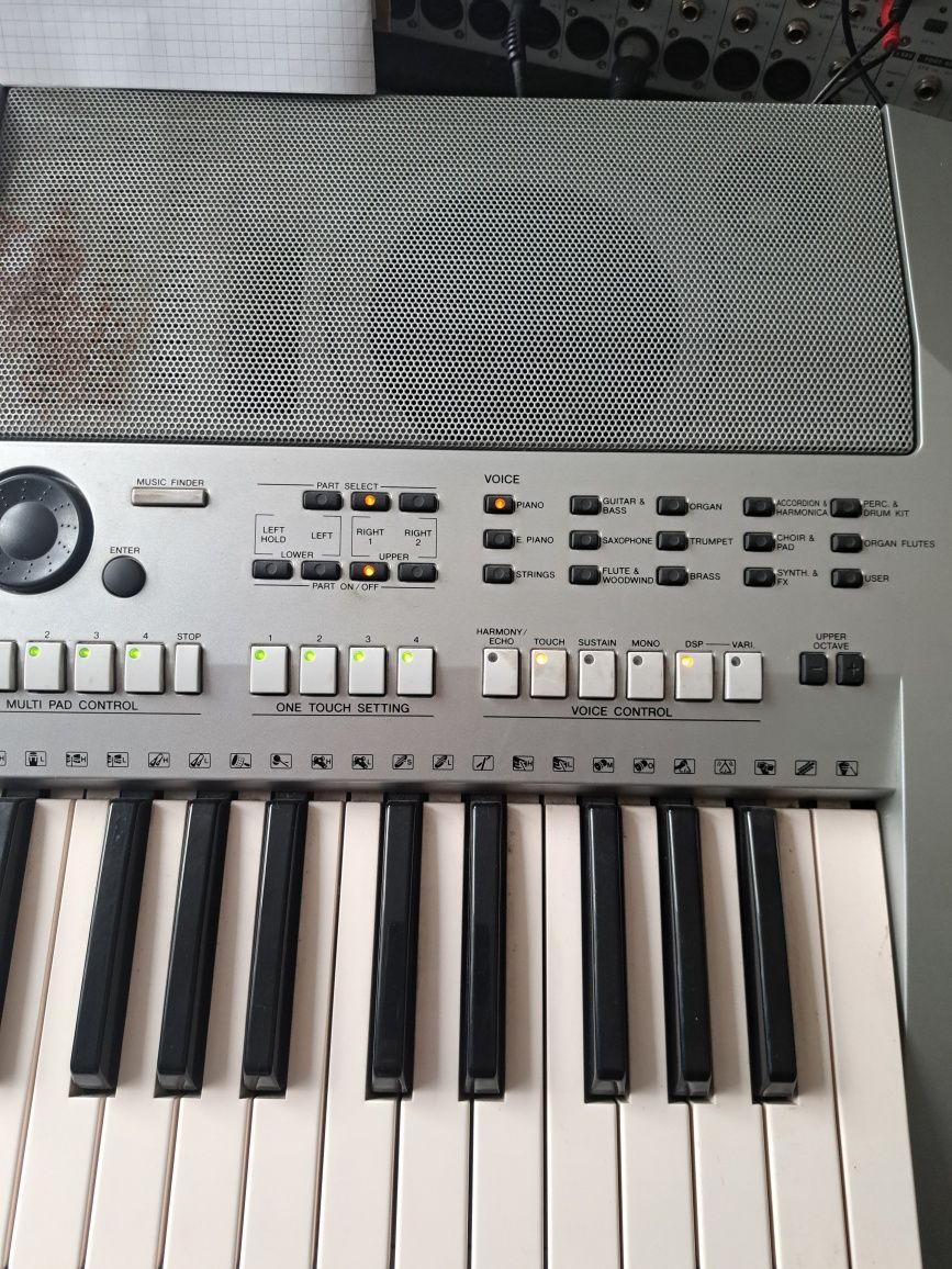 Keyboard Yamaha Psr-s700