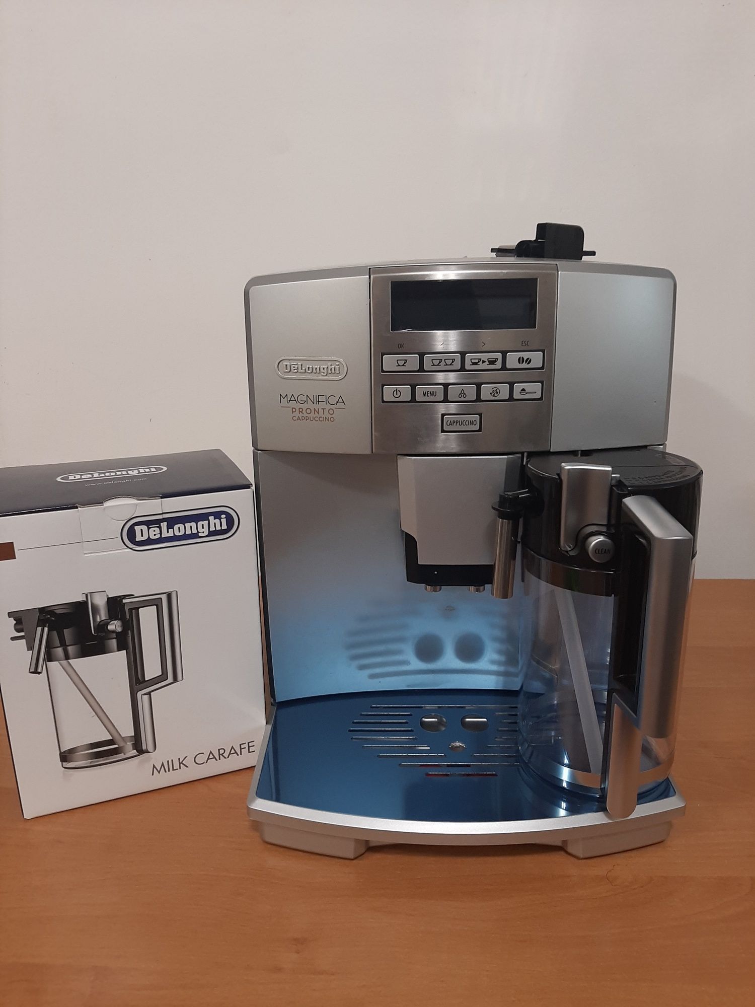 Кофемашина кавовий апарат Delonghi Magnifica cappuccino ESAM 04.350