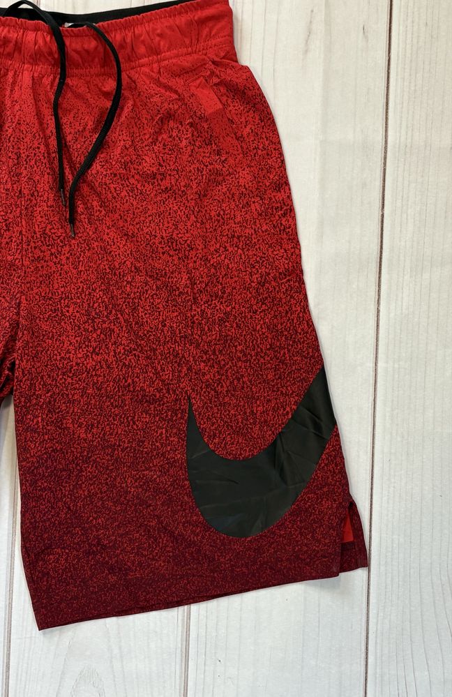 Krótkie spodenki sportowe Under Armour Czerwone Rozmiar M
