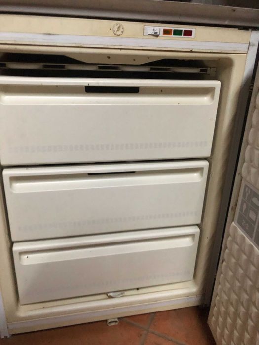 Arca congeladora de encastre de 3 gavetas Balay