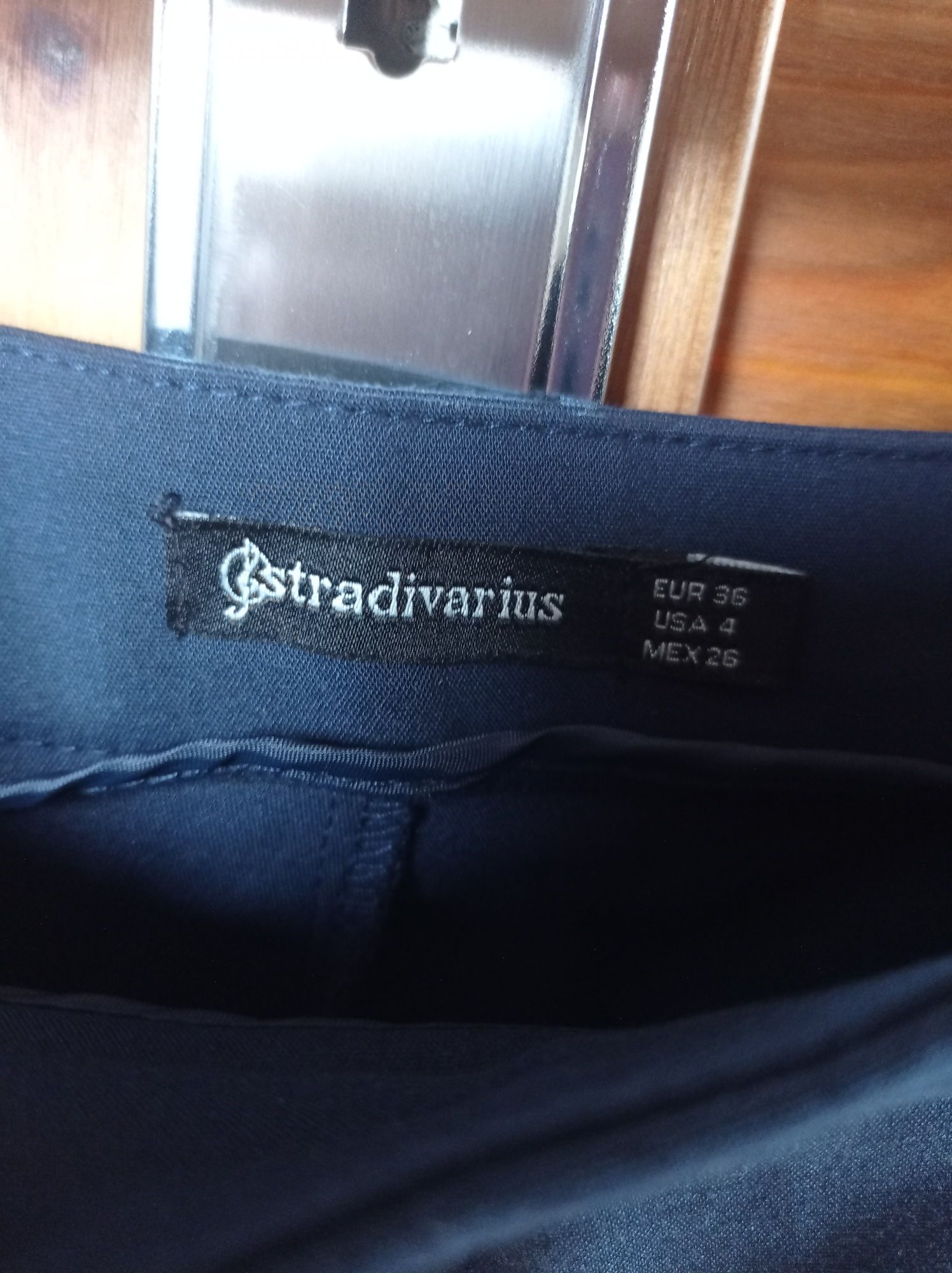 Spodnie damskie Stradivarius