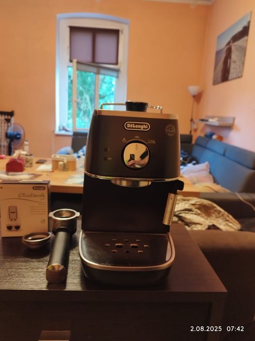 Ekspres kolbowy DeLonghi
