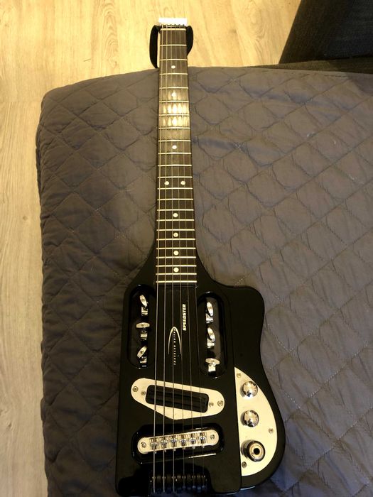 Traveler Guitar Speedster Standard Gloss Black