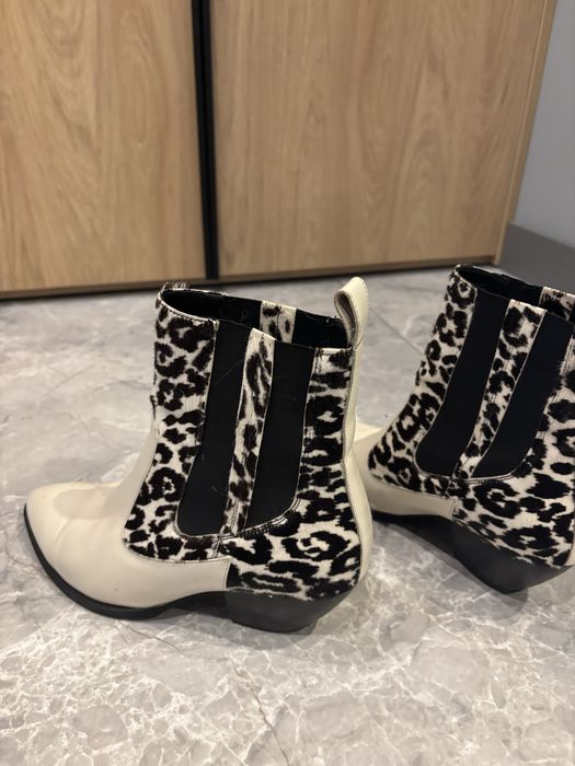 Продам жіночі козаки