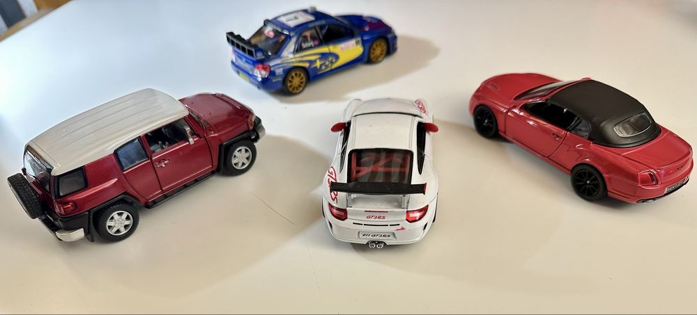 Carinhos, Conjunto de 4 Miniaturas KINSMART