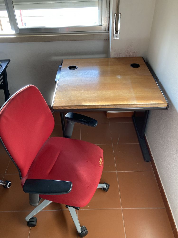 Secretária + cadeira + modulo 50€