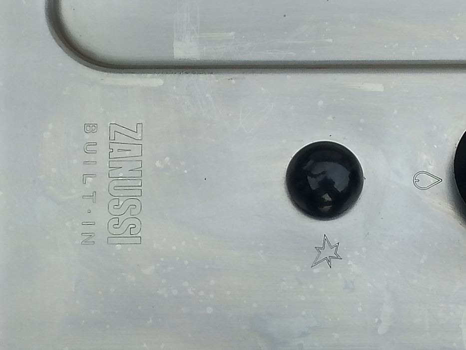 Вбудована варильна поверхня газова Zanussi