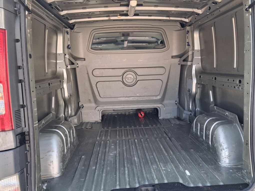 Opel Vivaro 2.0 long  brygadówka holenderka 2007r KIELCE klima hak