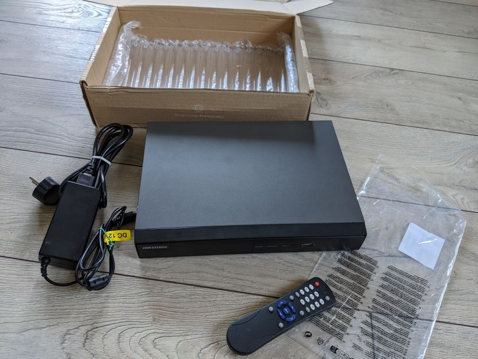 Відеореєстратор Hikvision DS-7208HGHI-SH/A(B)  /під ремонт/
Model: D