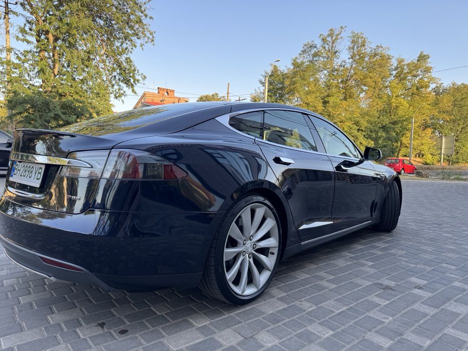 Tesla s Perfomanse
