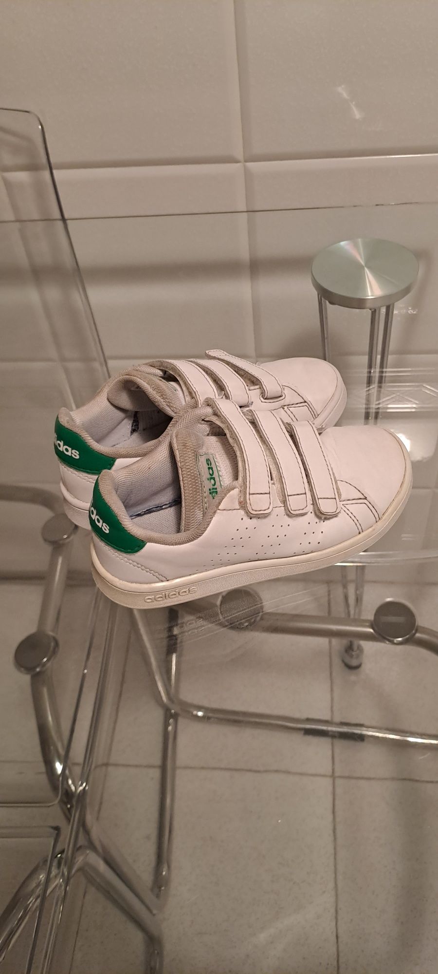 Tenis adidas tamanho 28