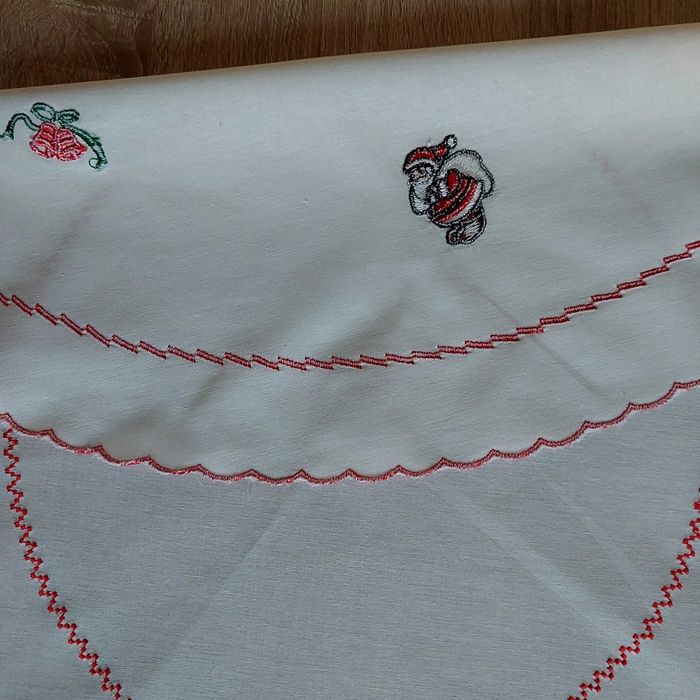 Serwetka haftowana średnica 70 cm