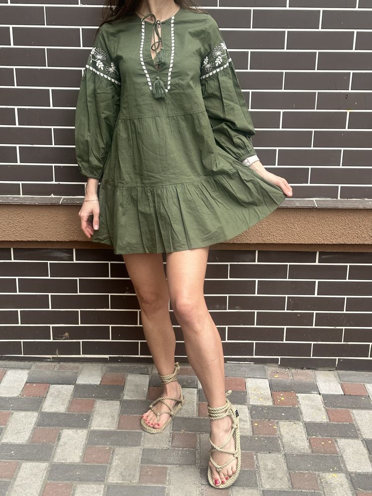 Жіноча сукня вишиванка Zara -Хакі