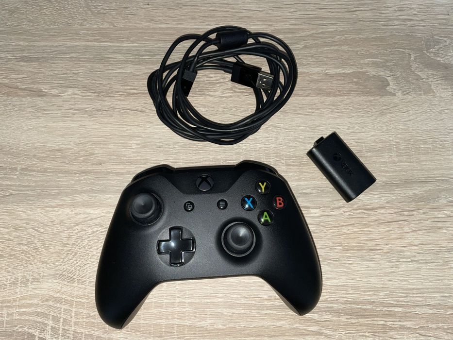Kontroler Xbox one + akumulatorek