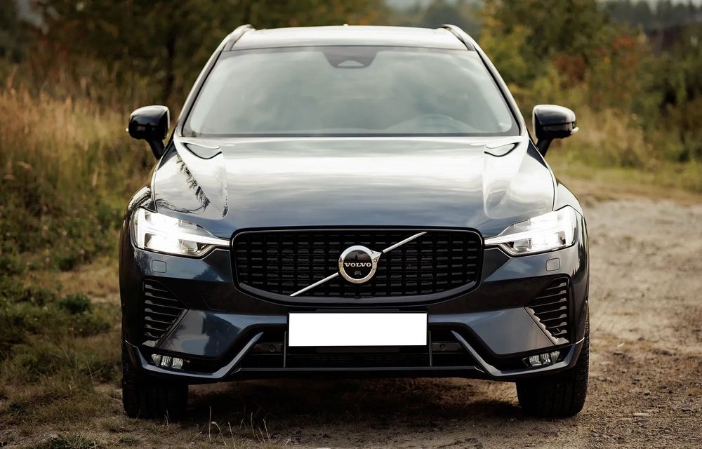 Volvo XC60 B5 AWD Plus Dark
