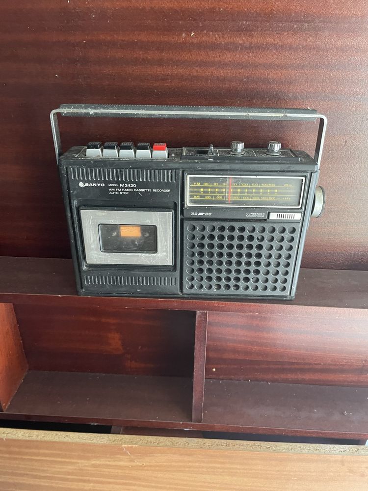 Radio sanyo vintage