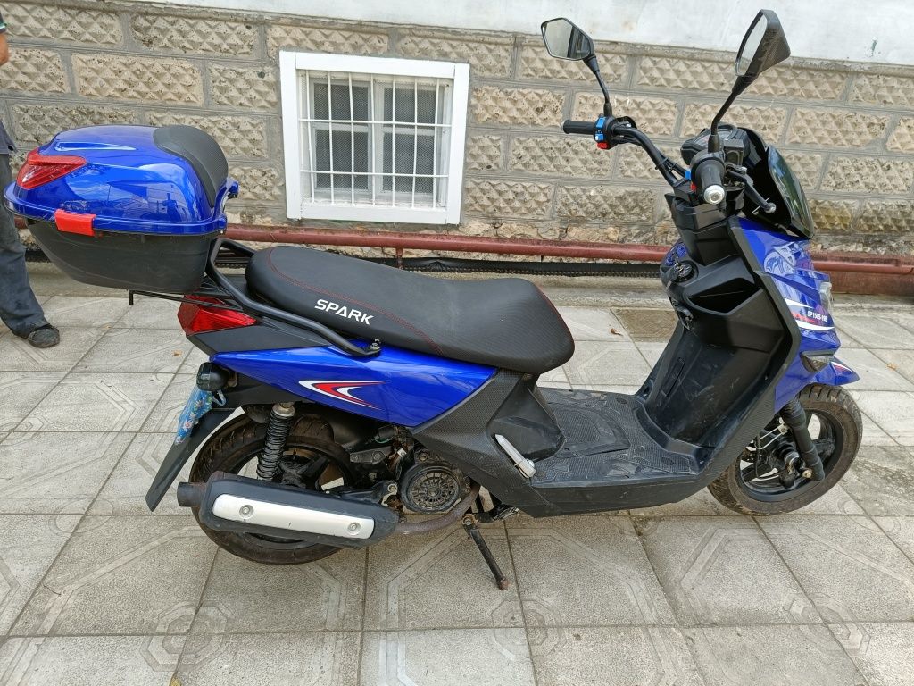 Скутер Spark SP150S-19B. в ідеальному стані