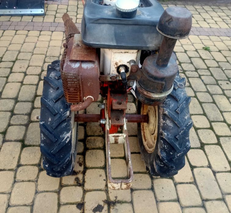 Traktorek, dzik, pług, glebogryzarka, brona, zabytek Czechosłowacja