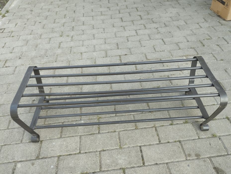 Metalowy stojak na buty
