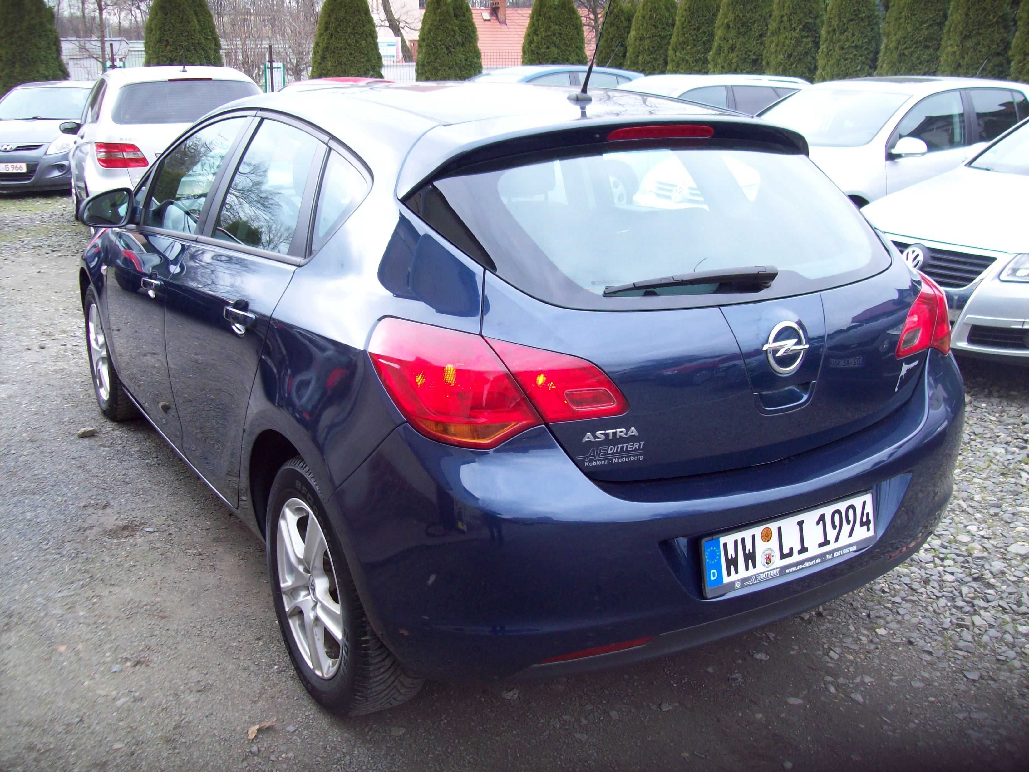 OPEL ASTRA J 1,6 /stan idealny /z Niemiec