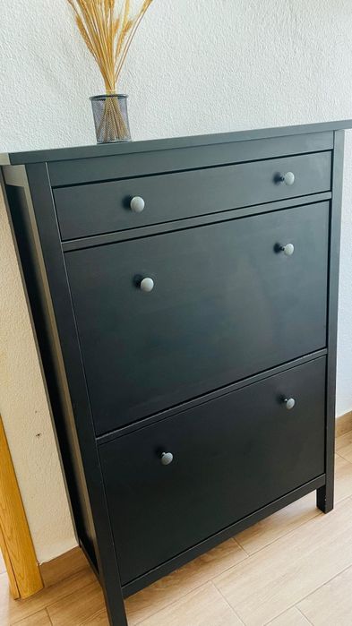 Sapateira preta ikea