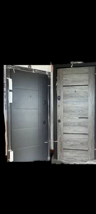 Вхідні дверіна вулицю