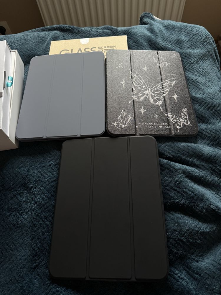 Ipad 10 gen Silver + obudowa logitech z klawiaturą
