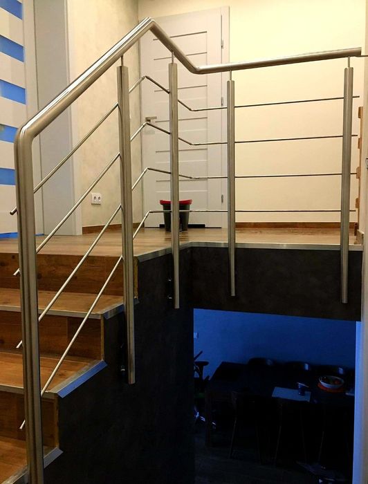 Balustrady ze stali nierdzewnej, malowane i inne.